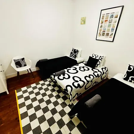 Standard Marques De Pombal, Hostel