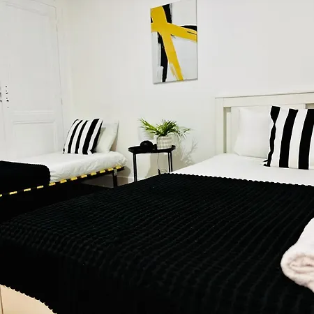 Standard Marques De Pombal, Hostel *