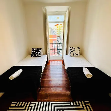 Standard Marques De Pombal, Hostal *