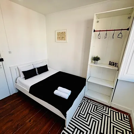 Standard Marques De Pombal, Hostel *