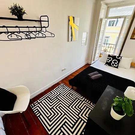 Standard Marques De Pombal, Hostal